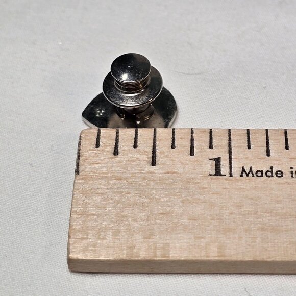 Amway Sales Consistency Lapel Pin Vintage Shield Award Pinback Tie Tack Business - Picture 9 of 10